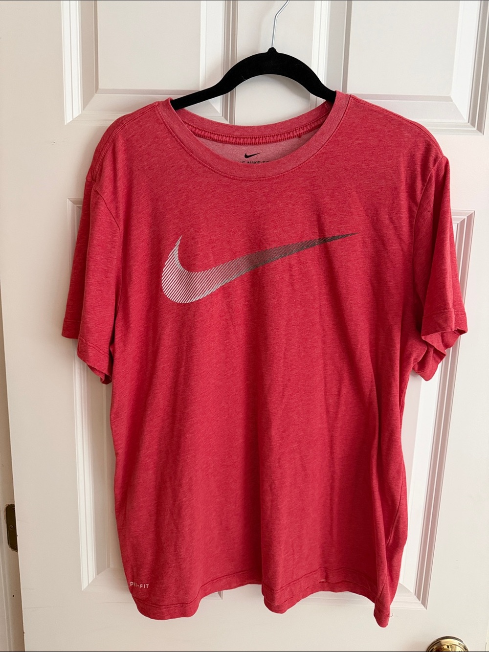 Nike Men’s Heather Red Short Sleeve Logo Tee